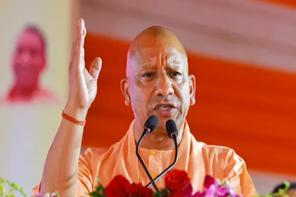 UP News: वाराणसी से दिल्ली के लिए वंदे भारत स्लीपर ट्रेन शुरू, CM योगी ने दिखाई हरी झंडी; पीएम ने किया ट्वीट